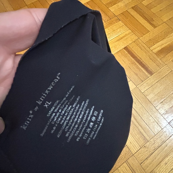 Knix XL LuxeLift v neck tank top + accepting offers - Picture 2 of 3